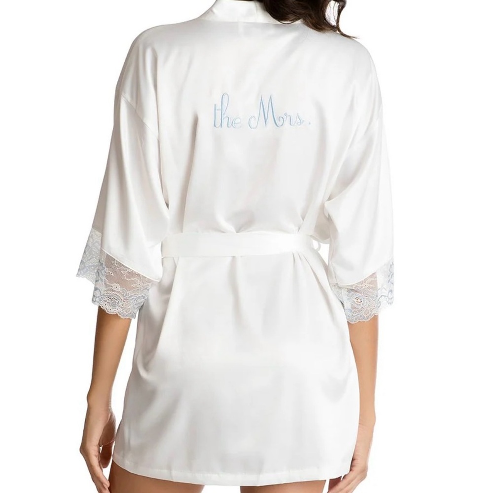 NWOT The MRS Embroidered Satin Lace Detail Bridal Robe - In Bloom by Jonquil - S